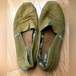 Toms Slip Ons